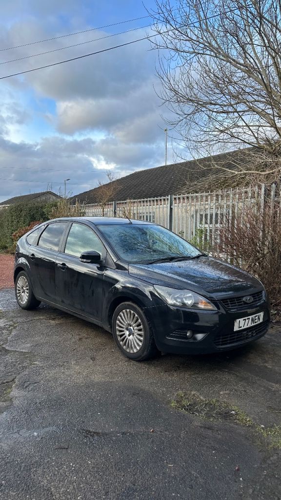 Ford Focus (starts drives and stops spares/repairs) 