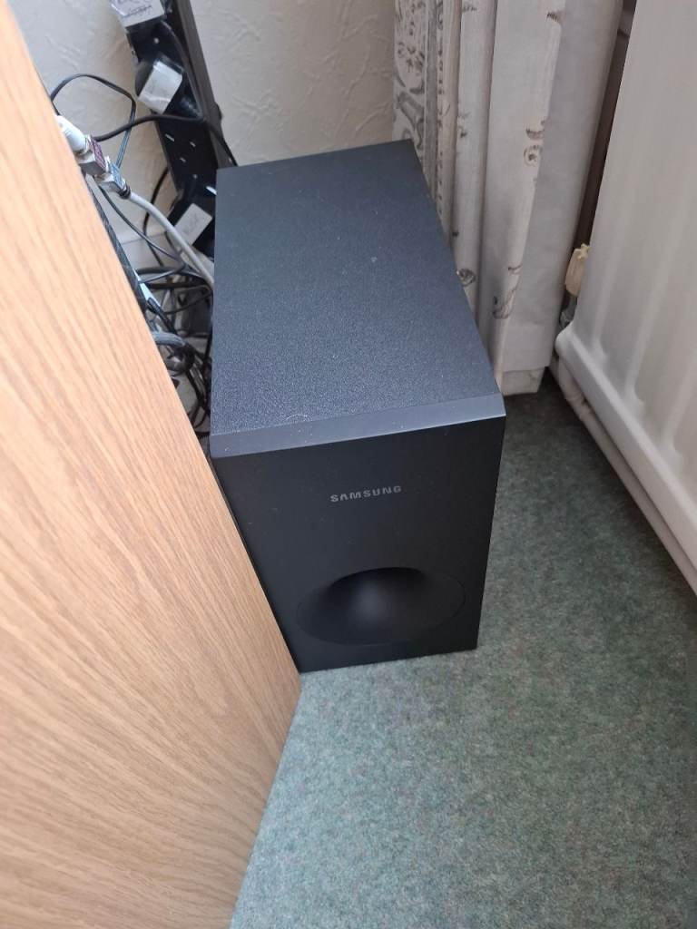 SAMSUNG SOUND BAR 