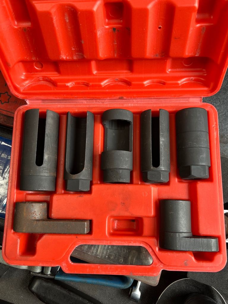 Exhaust sensor removal kit