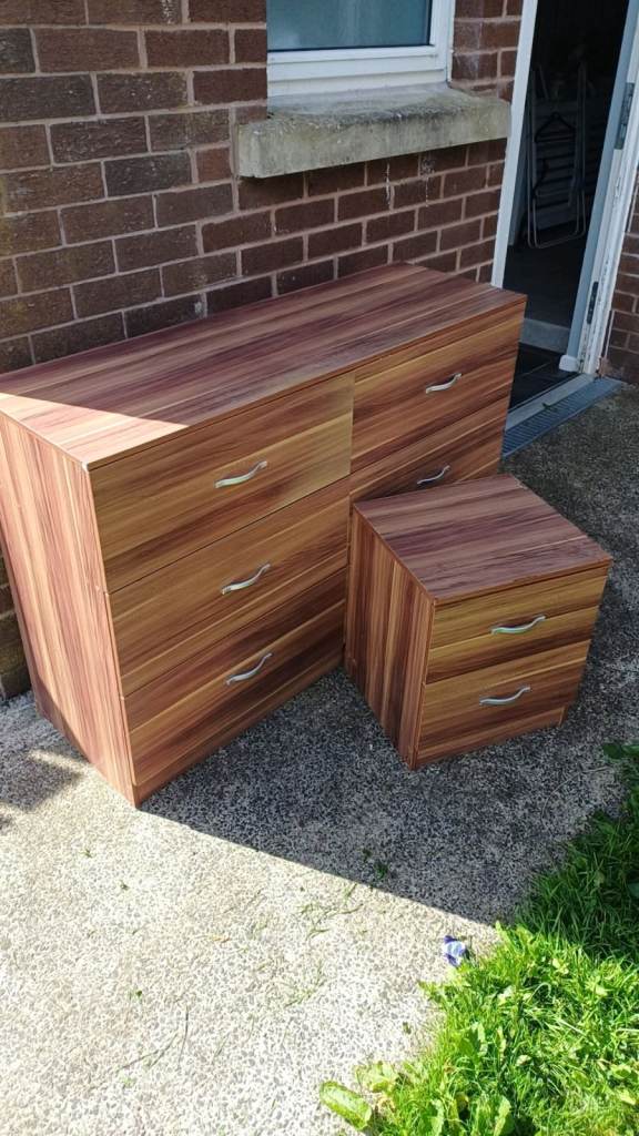 Wooden Chest of Drawers and Matching Bedside Table – Good Condition