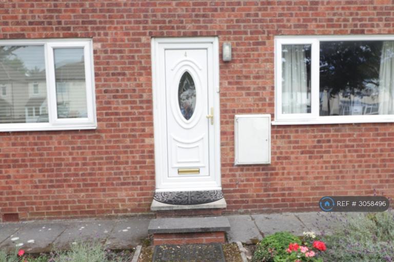 2 bedroom flat in Crosby, Liverpool, L23 (2 bed) (#3058496)