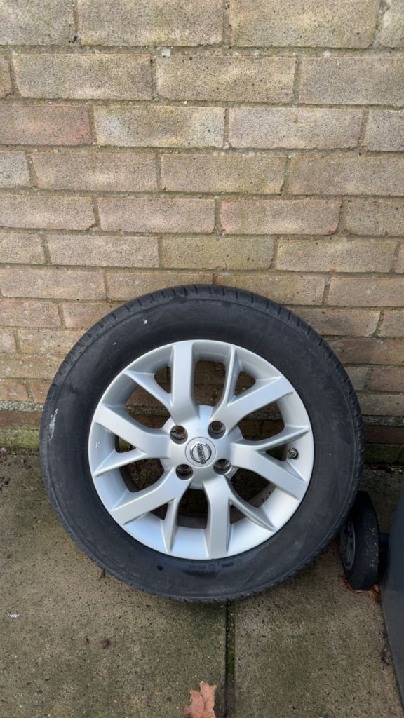 Spare tyre for Nissan note (check description)
