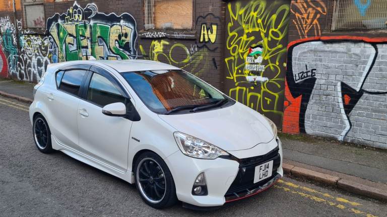 2014 TOYOTA AQUA 1.5 HYBRID AUTOMATIC BODYKIT not PRIUS YARIS MICRA HONDA JAZZ
