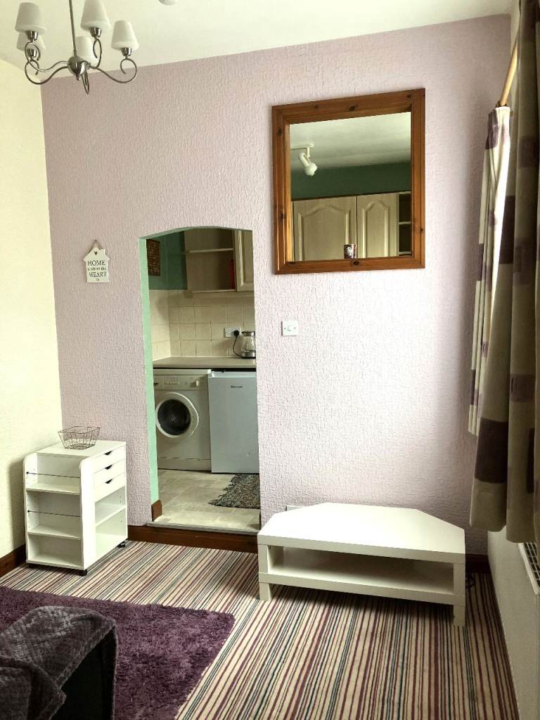 Self-contained, one bed, fully furnished flat-central Preston