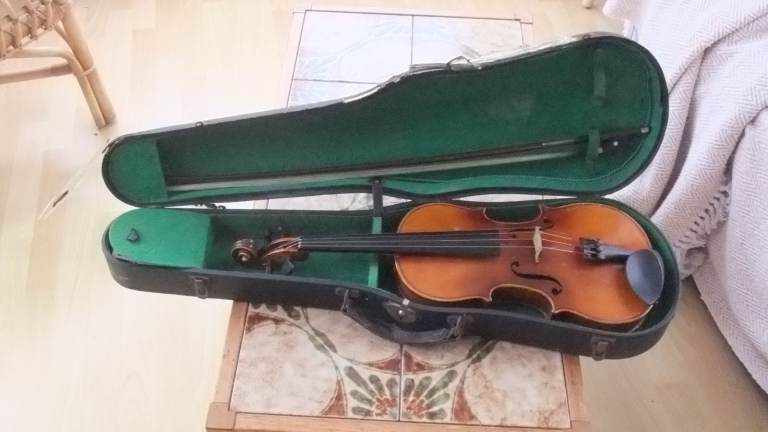 Old Violin ready to play