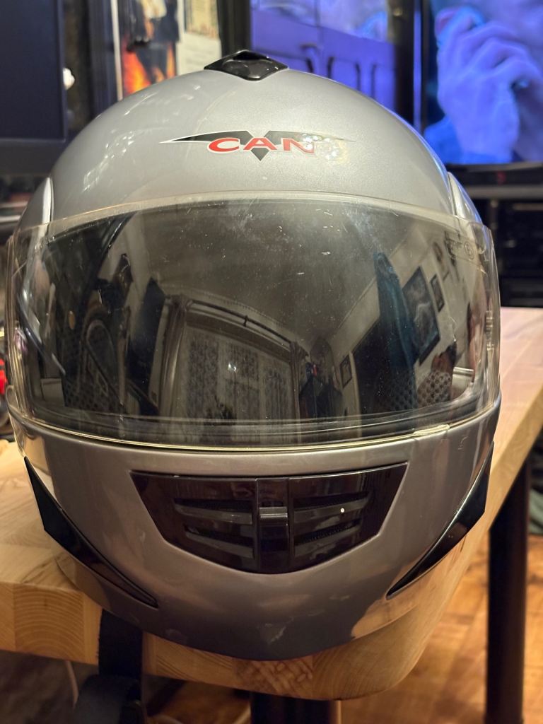 VCAN motorcycle helmet 
