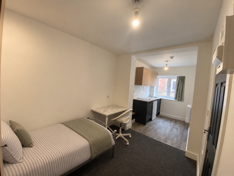 Furnished Room To Rent - Near Uni of Nottingham/QMC | Bills Included | UC/Housing Benefit Considered