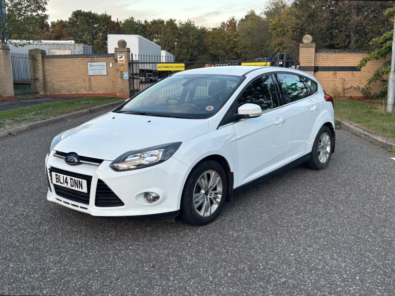 Ford Focus Titanium Navi *1owner 56k*