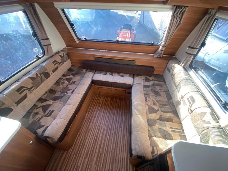 ADRIA SPORTLINE DT - 2015 - 6 BERTH - FIXED BUNKS - GREAT CONDITION 