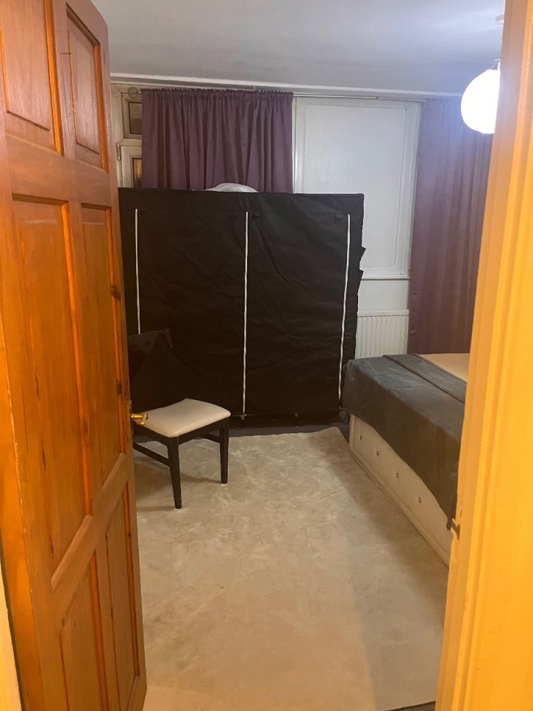 Room to rent big nice 