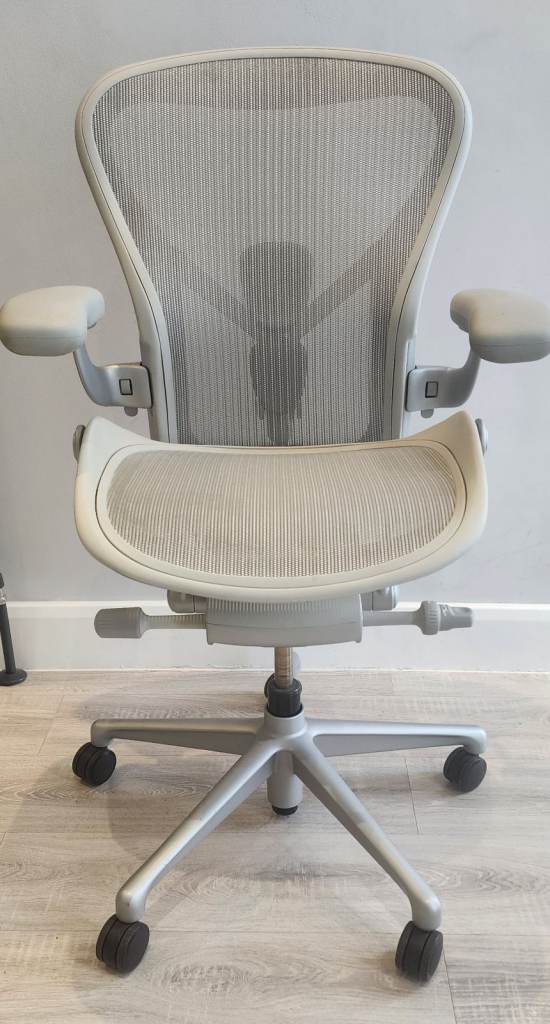 Herman miller aeron remastered size B mineral fully loaded office desk chair 