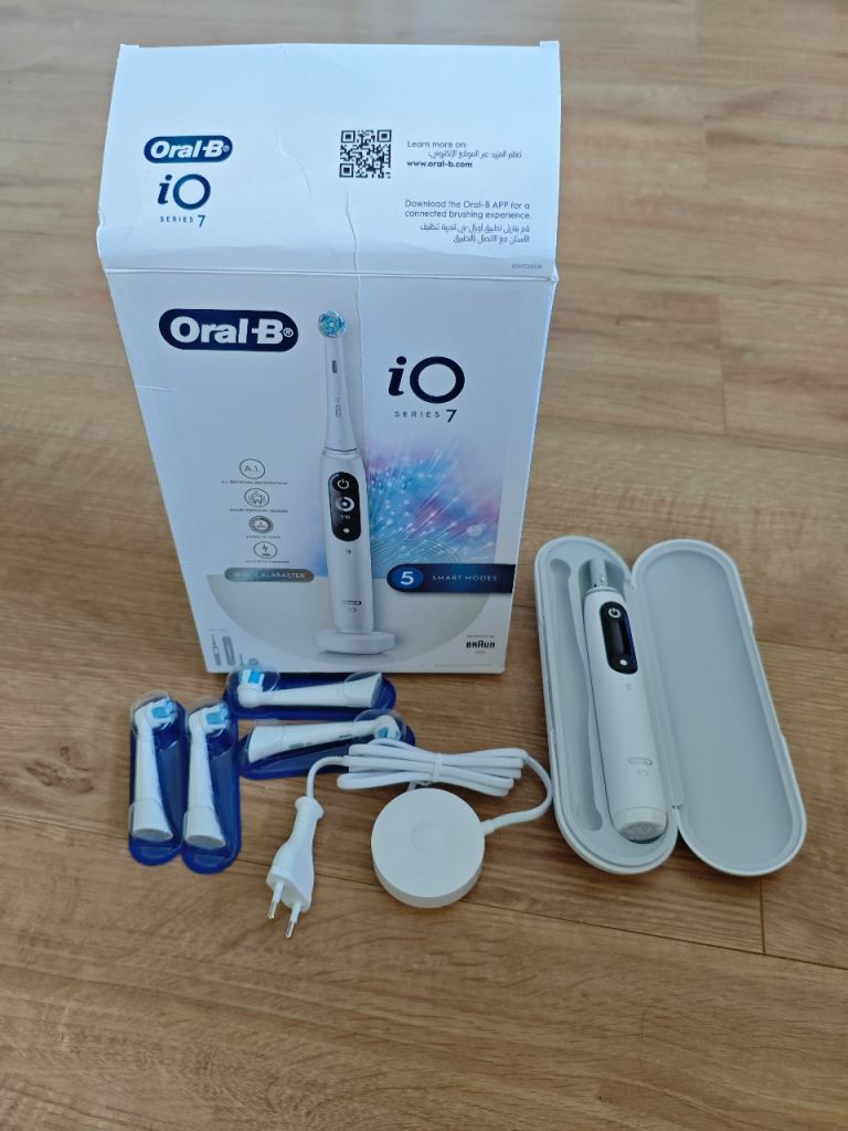 Oral-B iO Series 7 Electric Toothbrush with Travel Case