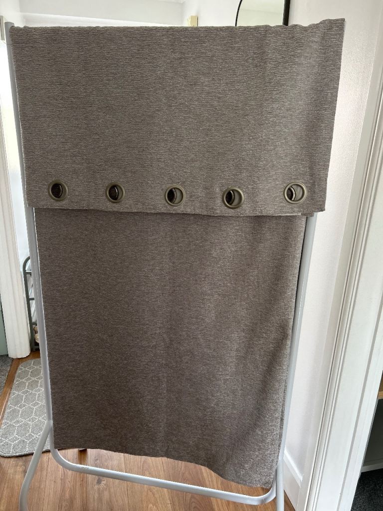 Good Condition Grey Fabric Bedroom Curtains with Eyelets
