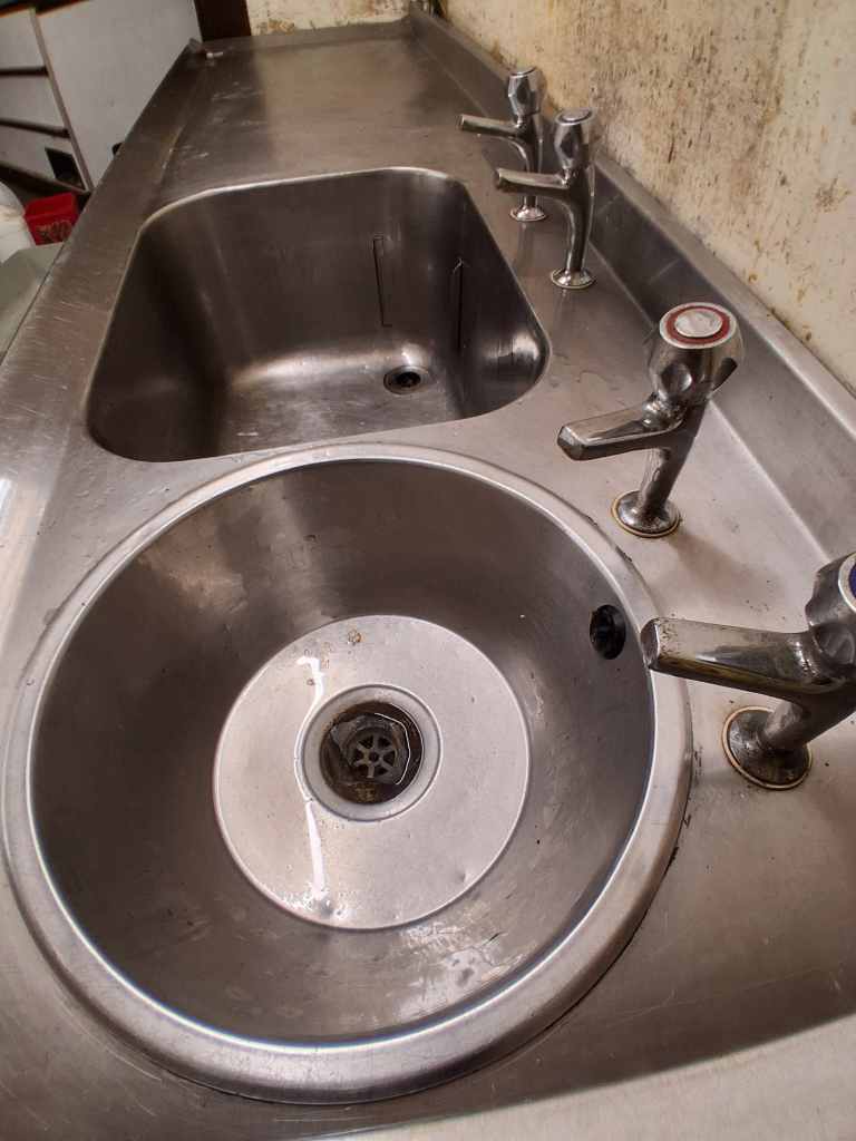 Commercial Stainless Steel Double Sink Unit with Taps Price £250.