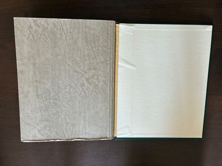 Vintage STANLEY GIBBONS GREEN SPRINGBACK STAMP ALBUM