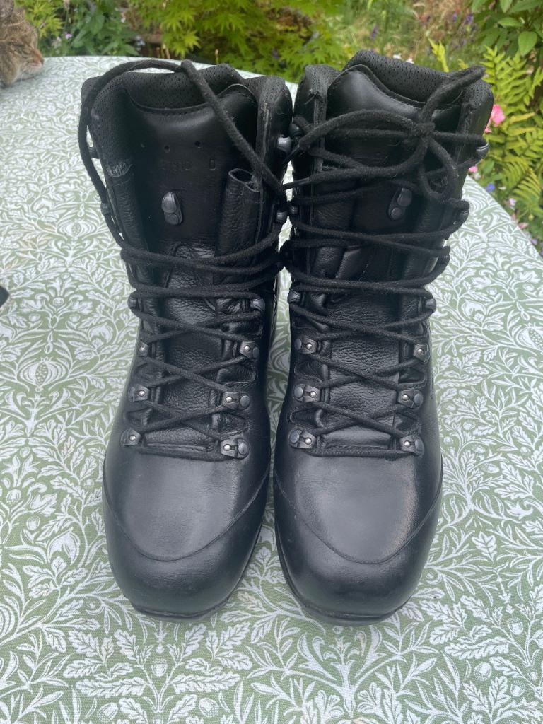 Haix black leather army boots, excellent condition.