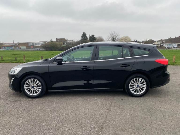 FORD FOCUS 1.0t  ECOBOOST TITANIUM  ESTATE  2018  IN VGC  NEW MOT NEW SERVICE  WARRANTY GIVEN