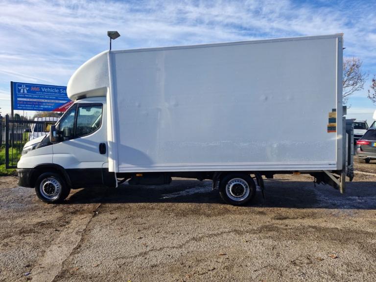 IVECO DAILY LUTON BUSINESS 2.3 D HPI 14V 35S 3000 2021