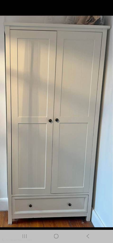 2 door cabinet with drawer