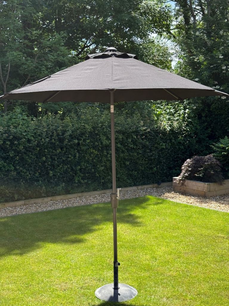 Hartman garden parasol with winding mechanism 