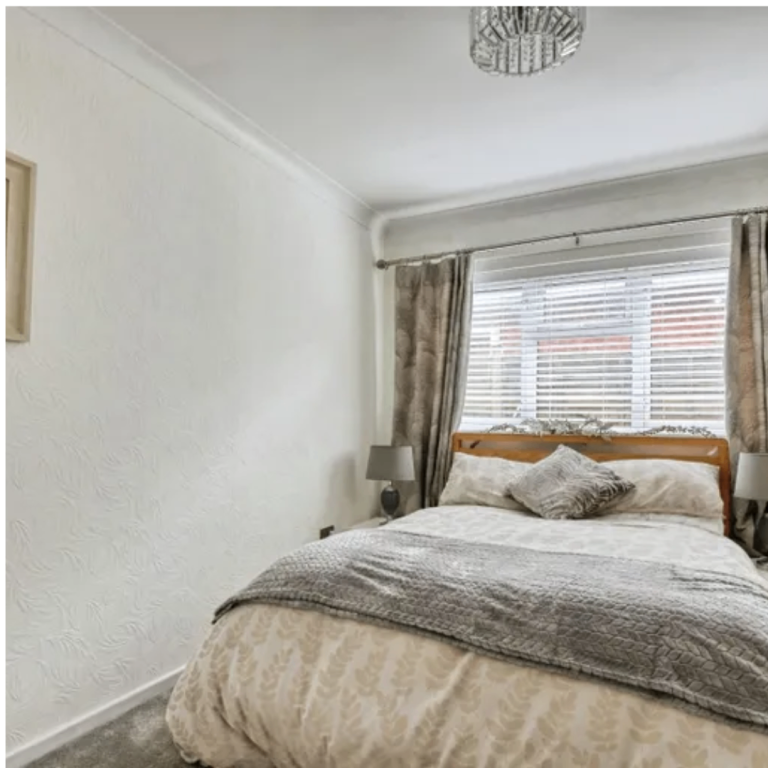 Emergency Accommodation in B23 6NT, rooms available! Benefits like Universal Credit accepted