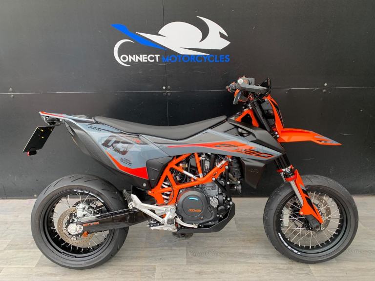KTM 690 SMC R 2022 LOW MILEAGE HPI CLEAR