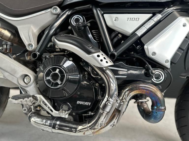 STUNNING LOW MILEAGE 2020/20 DUCATI SCRAMBLER 1100 SPECIAL 