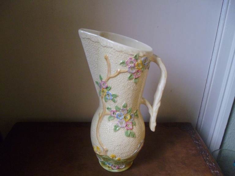 LARGE CROWN DEVON JUG,FROM 1940 / 50'S.
