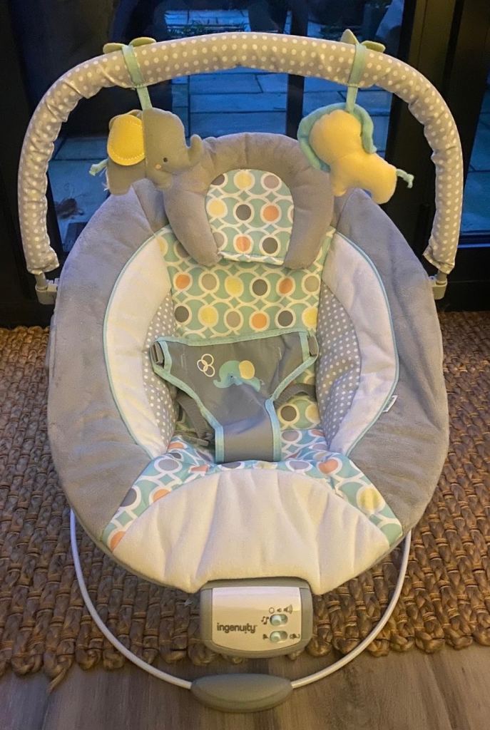 Baby vibrate & melody chair 