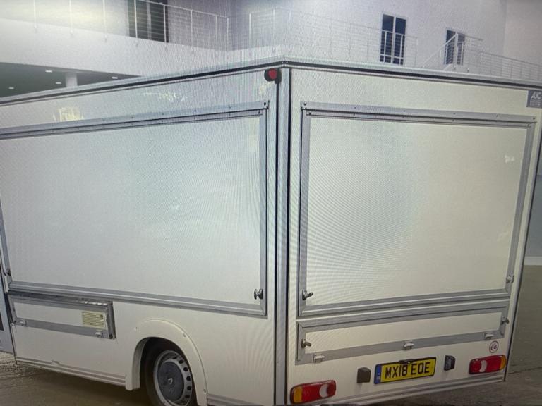 2018 Renault Master ML35 ENERGY dCi 110 Business  BE-SPOKE CATERING UNIT Box Van Diesel Manual