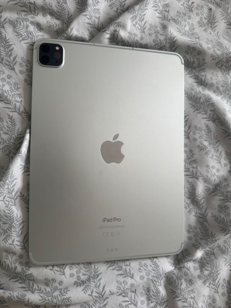 iPad Pro 11-inch 4th Gen 128GB Wi-Fi + Cellular – £360