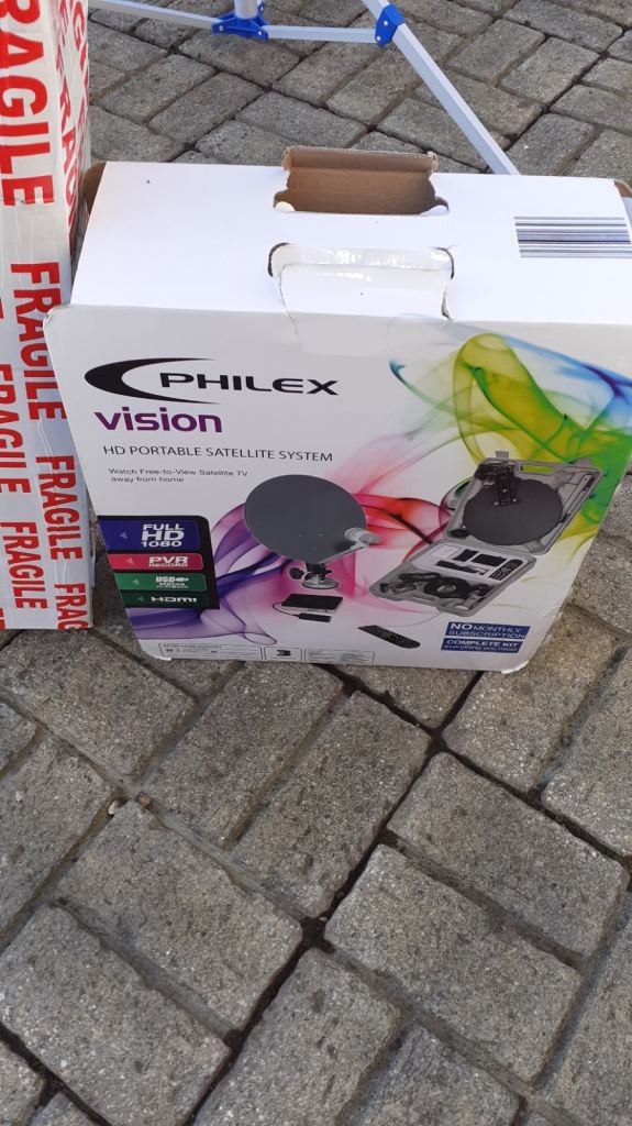 Portable satellite for camping or caravan