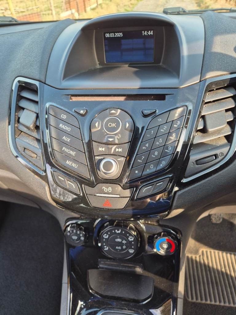 Ford, FIESTA, Hatchback, 2016, Manual, 1241 (cc), 3 doors