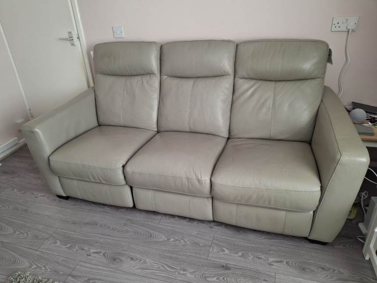 3 seater recliner and chair