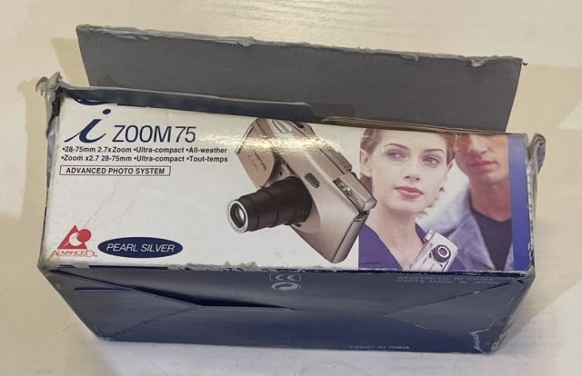 Olympus i Zoom 75 35mm film camera, Olympus 28–75mm zoom lens