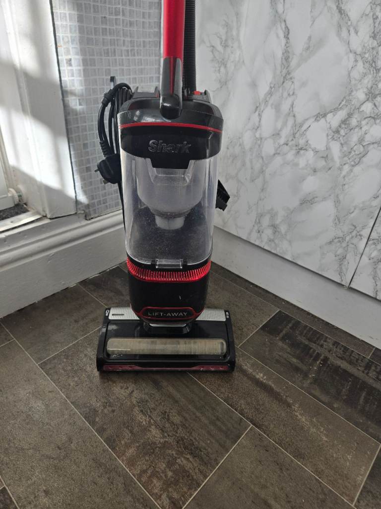 Shark Lift-Away Vacuum Cleaner – spares or repair
