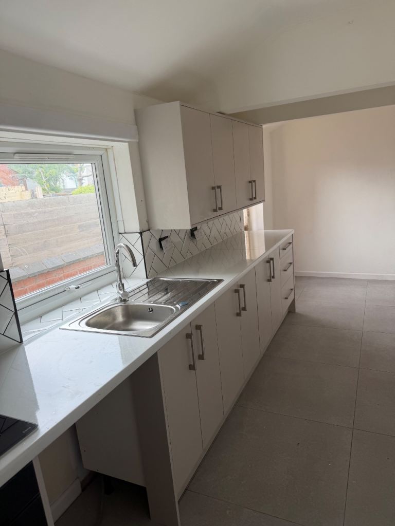 2 bedroom mid terrace house in Walsall WS1