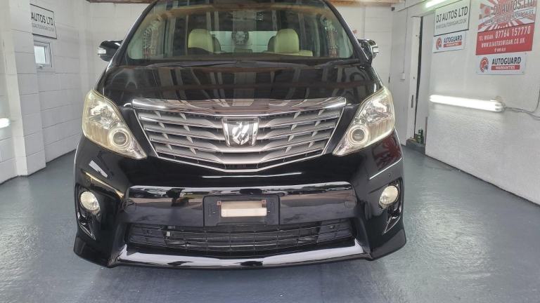Toyota Alphard 2.4 black petrol auto 8 seats fresh japanese import in stock
