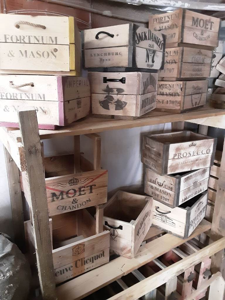 Storage box 