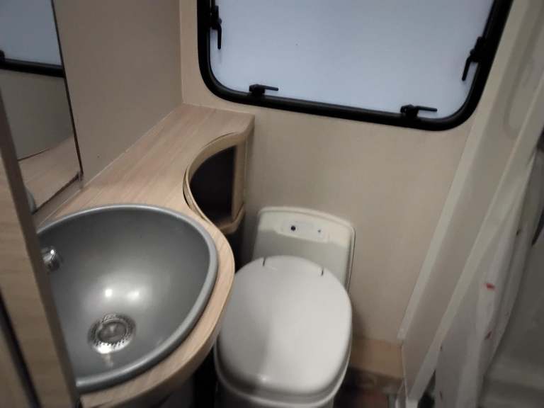 PLEASE BE AWARE THIS VEHICLE HAS BEEN STOLEN 