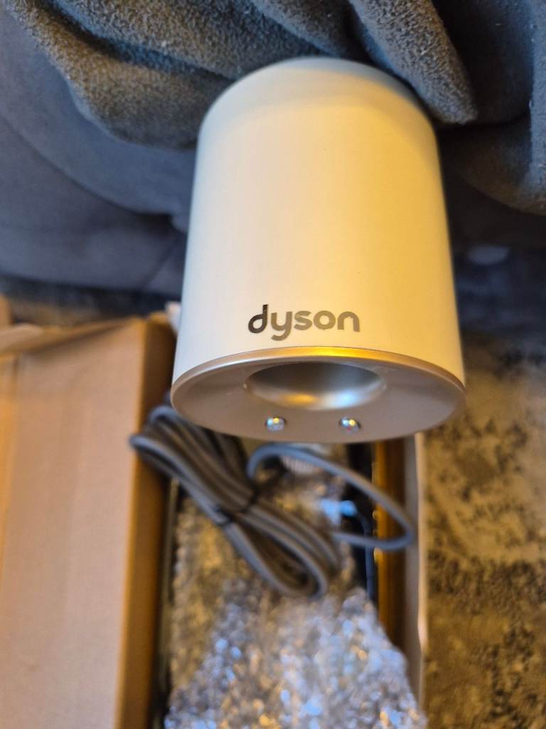 Dyson Hairdryer Holder Stand - White & Gold