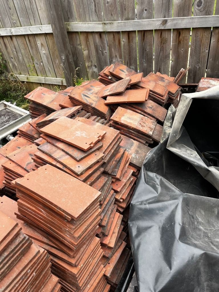 Good Condition Reclaimed Roof Tiles – Ready for Your Project