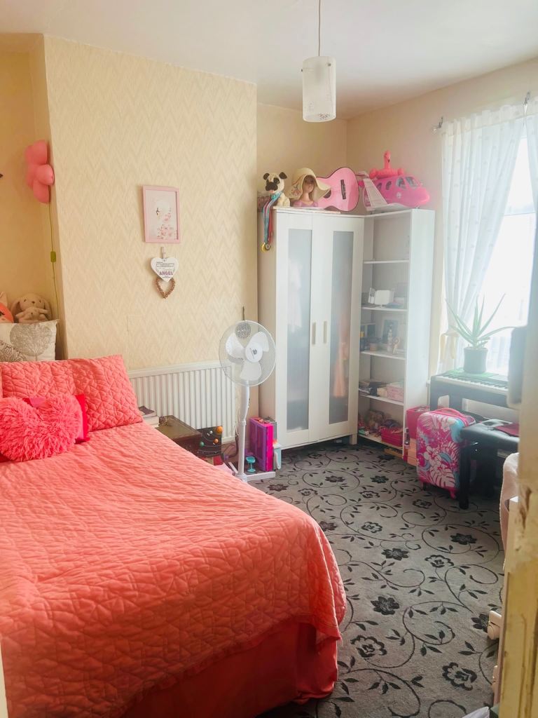 1-Bed flat to let in E10