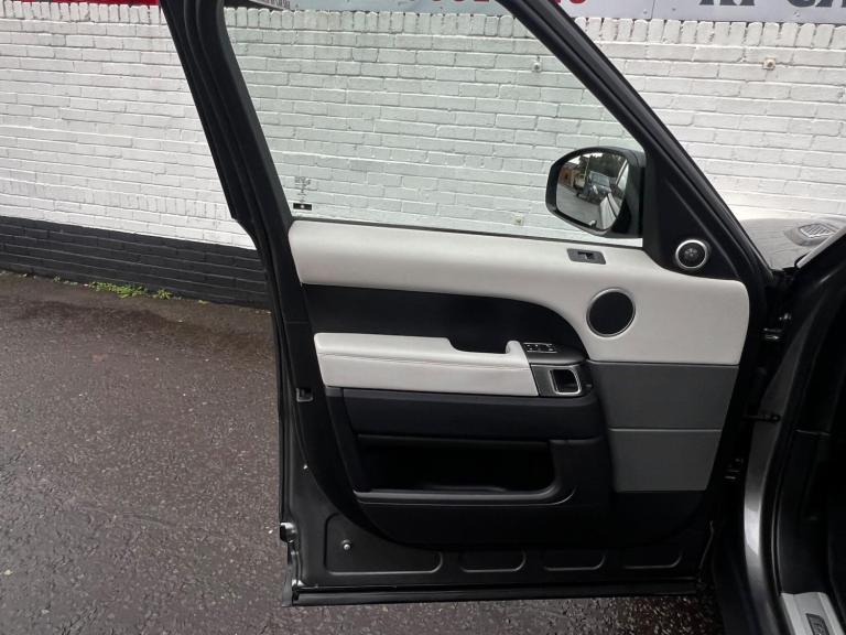 2017 Land Rover Range Rover Sport 3.0 SD V6 HSE Dynamic Auto 4WD Euro 6 (s/s) 5dr ESTATE Diesel A...