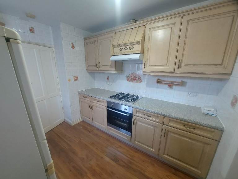 unfurnished ground floor one-bedroom flat to rent in High Wycombe.