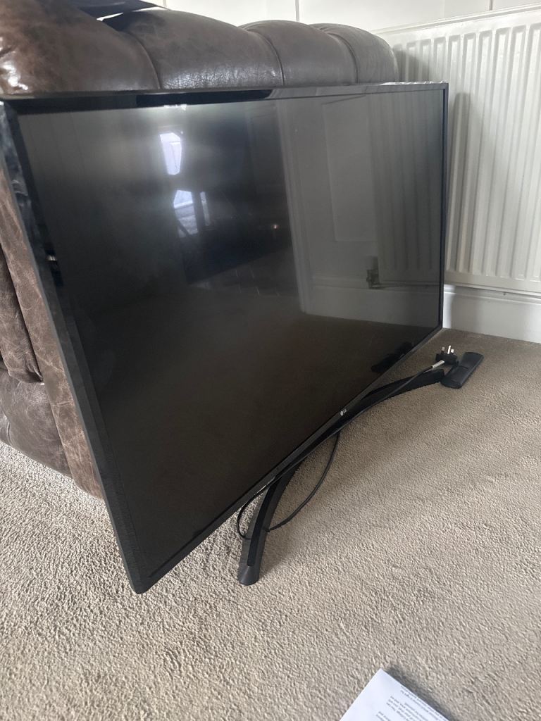 LG 43" TV with remote