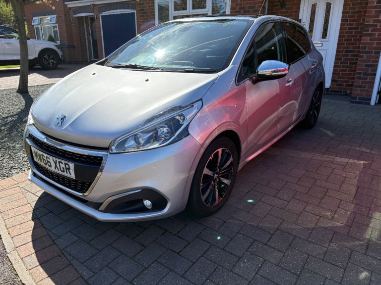 Peugeot 208 Allure Premium 66 2016 FSH New wet belt full MOT 72k £20 tax