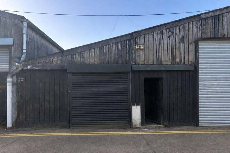 Light Industrial Unit to Let in Henley-on-Thames – 952 sq ft