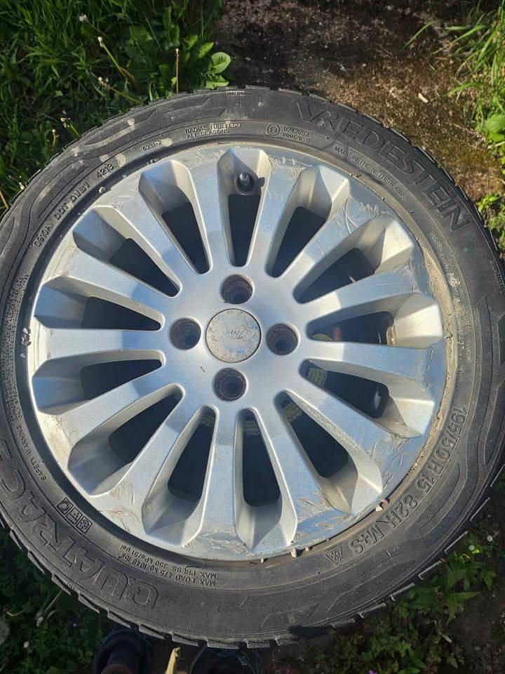 x3  Ford ka mk2 alloy wheel as marks   ideal  as spare or if your missing 1 NO OFFERS 