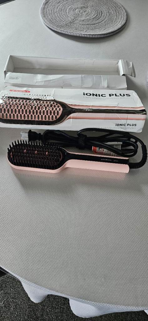 Remington Ionic Plus Hair Straightening Brush - As Good As New